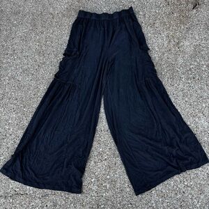 Earthbound women’s  grey stretchy wide leg pants Medium